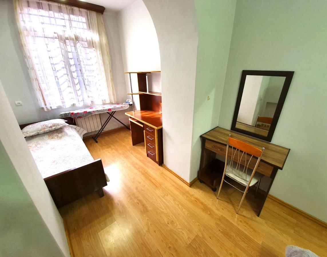 Cozy Apartment Near Opera House Ереван Экстерьер фото